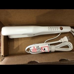 T3 SinglePass Ceramic 1” Straightener